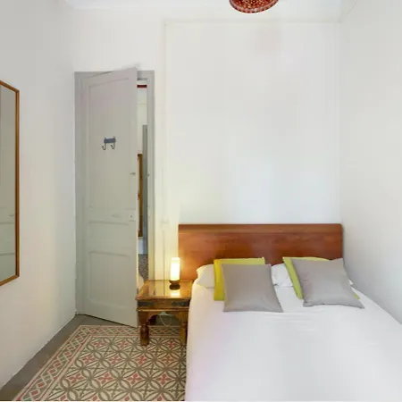 Great In Sagrada Familia With Balcony Apartment