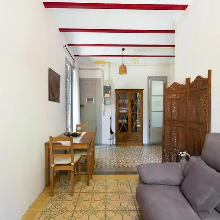 Great In Sagrada Familia With Balcony Apartment