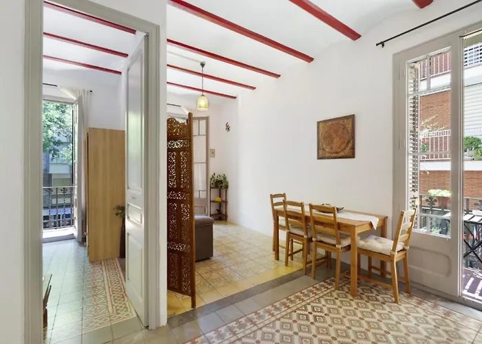 Great In Sagrada Familia With Balcony * برشلونة