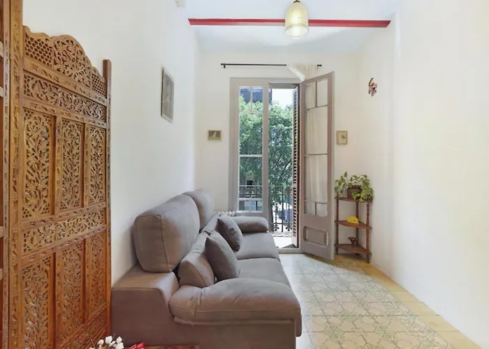 Great In Sagrada Familia With Balcony * برشلونة