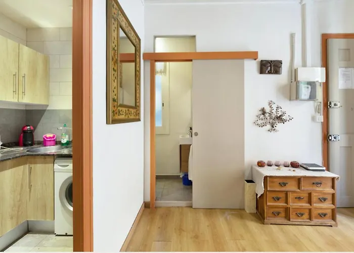Great In Sagrada Familia With Balcony * برشلونة
